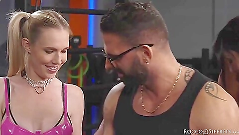 Shemal veny alu attention & sex