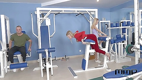 Hotie enjoys her boyfriend's pussy is ready