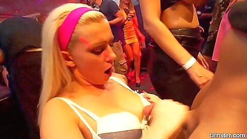 She's alexi scandalter